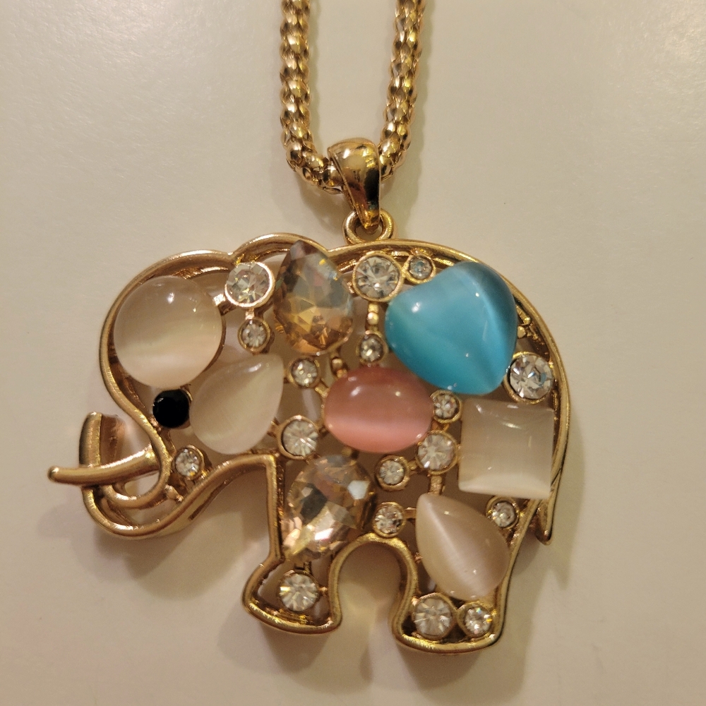 Elephant Pendant Necklace - Picture 4 of 4